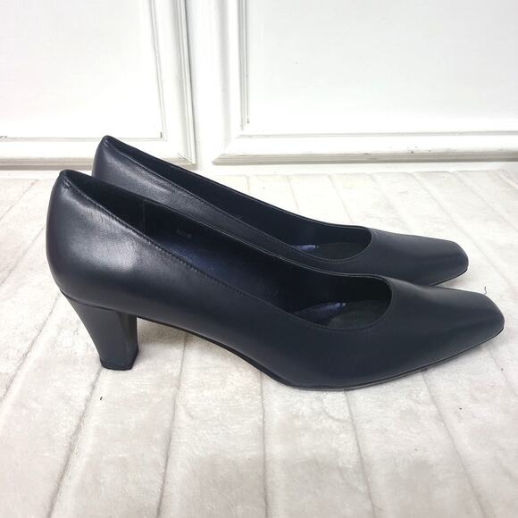 Vaneli Vidor Heels in Navy - Size 9.5M - Picture 2 of 10